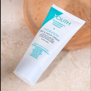 Youth Hydration DAY & NIGHT CREAM 1.7OZ